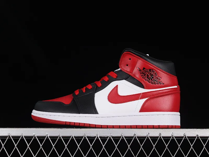 All categories Air Jordan Jordan series basketball shoes Air Jordan 1 Mid Air Jordan 1 Mid AJ1 Joe 1 black red toe Zhongbang basketball shoes BQ6472-079